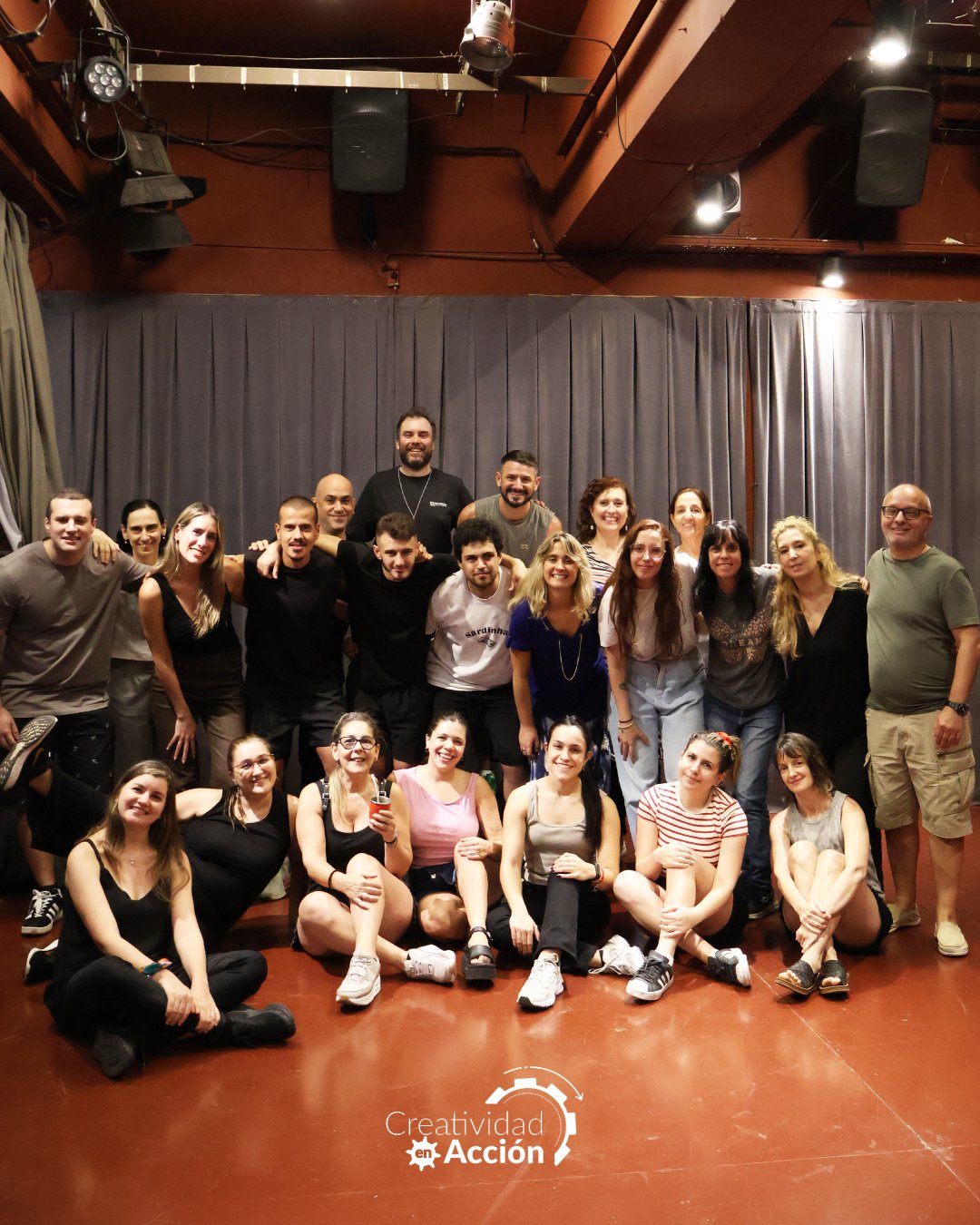 Teatro improvisado para personas tímidas: cómo ganar confianza y soltarte